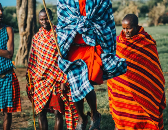 𝙏𝙝𝙚 𝘾𝙤𝙡𝙤𝙧𝙨 𝙤𝙛 𝙏𝙖𝙣𝙯𝙖𝙣𝙞𝙖 – 𝘼 𝙅𝙤𝙪𝙧𝙣𝙚𝙮 𝙏𝙝𝙧𝙤𝙪𝙜𝙝 𝙉𝙖𝙩𝙪𝙧𝙚 𝙖𝙣𝙙 𝘾𝙪𝙡𝙩𝙪𝙧𝙚